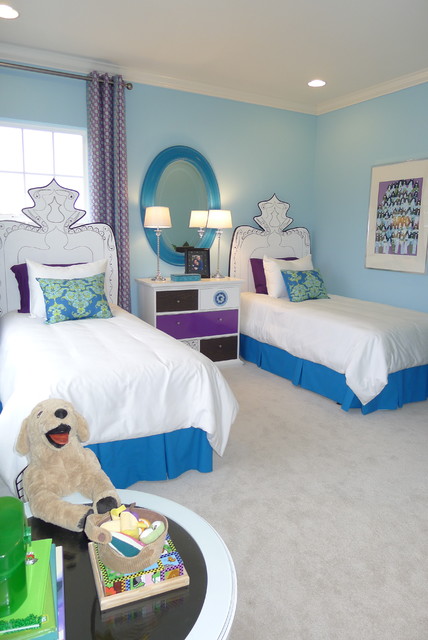 Фотография интерьера детской комнаты в голубых тонах