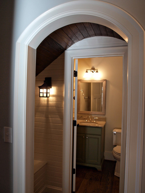 Современный дизайн туалетной комнаты с элементами классики.